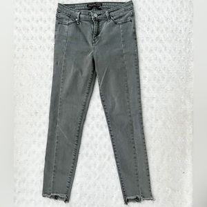 ABERCROMBIE & FITCH signature collection gray frayed hem skinny ankle jeans